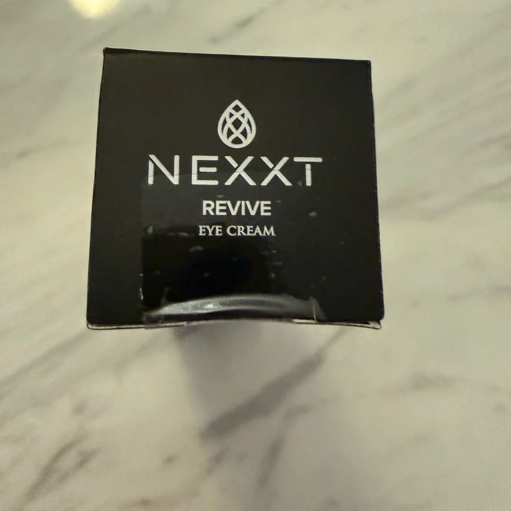 BUNDLE Nexxt Vitamin C Serum, Lip Plumper&Mask, Revive Eye Cream & Retinol Serum - Picture 10 of 10